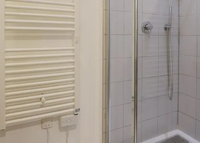 Dv6 La Vie En Rose - Métro - Gare Jean-jaurès Toulouse